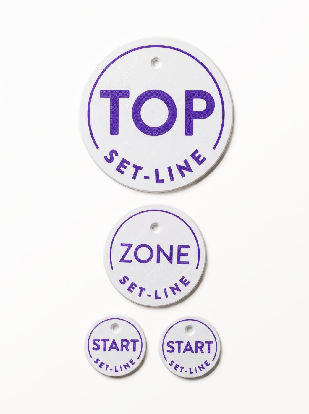 Cup-Set: Top-, Zone- und zwei Startschilder in Weiß mit lila Beschriftung