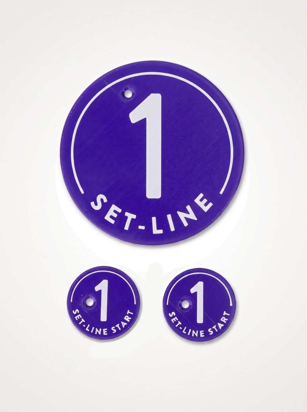 Standardset: großes Top-Schild mit der Nummer 1 und zwei kleine Startschilder